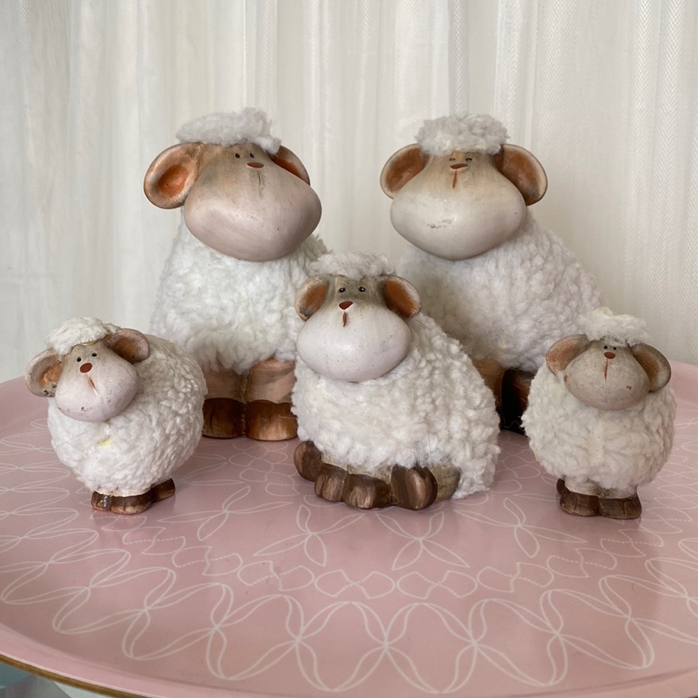 5 lamb and sheep 🐑 figurines